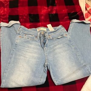 Levi crop jeans